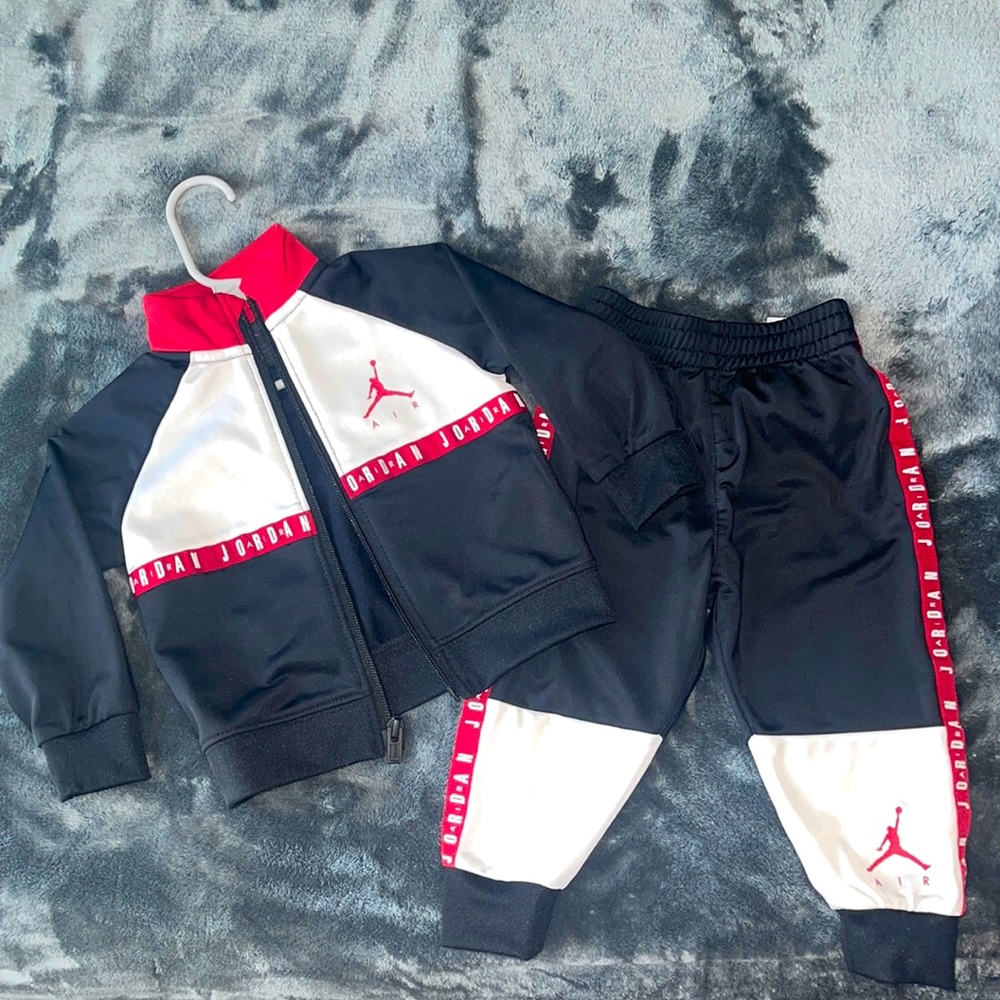 Baby 2pc Jordan zipper jacket top sweatsuit